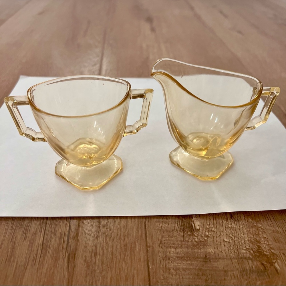 Vintage 1930s Fostoria "Mayfair"‎ Yellow Topaz Square Footed Sugar & Creamer Set